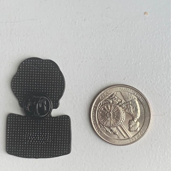 Brand new Dorothy Golden Girls inspired enamel pin - Picture 3 of 3